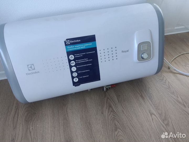 Водонагреватель Electrolux ewh 50 royal h