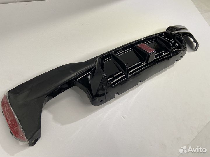 Диффузор BMW G30 Led доп стоп сигнал