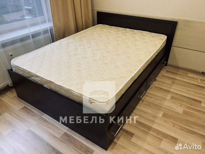 Кровать двуспальная