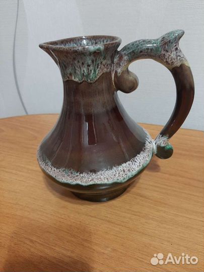 Кувшины и ваза