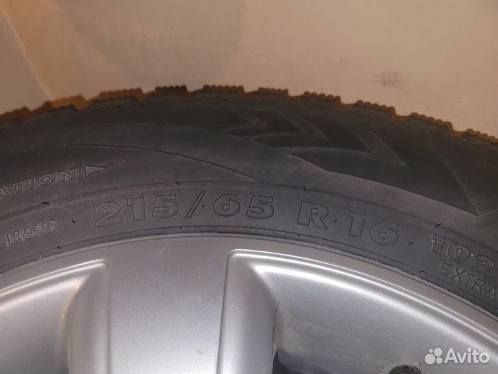 Nokian Tyres Hakkapeliitta 4 215/65 R16 102T