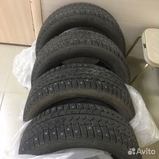 Viatti Brina Nordico V-522 215/50 R17 100L
