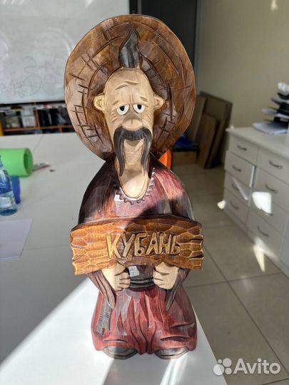 Деревянные статуэтка