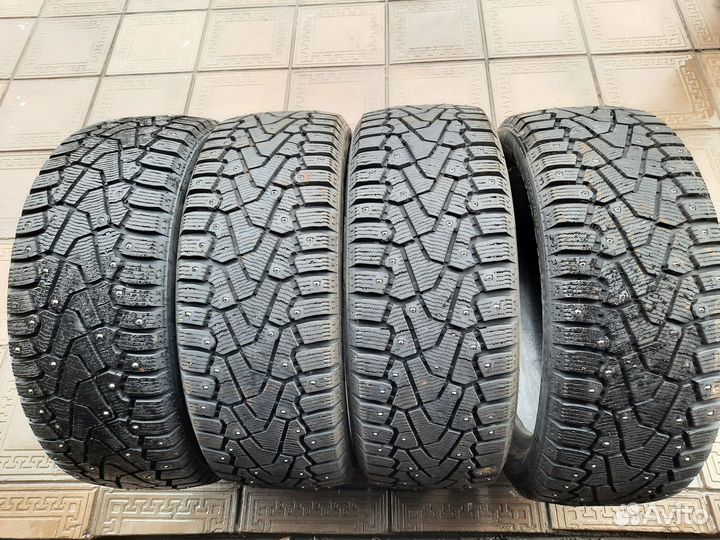 Pirelli Formula Ice 215/50 R17 91T