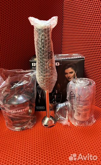 Погружной блендер redmond RHB-2985