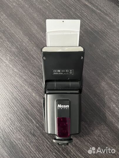 Накамерная фотовспышка