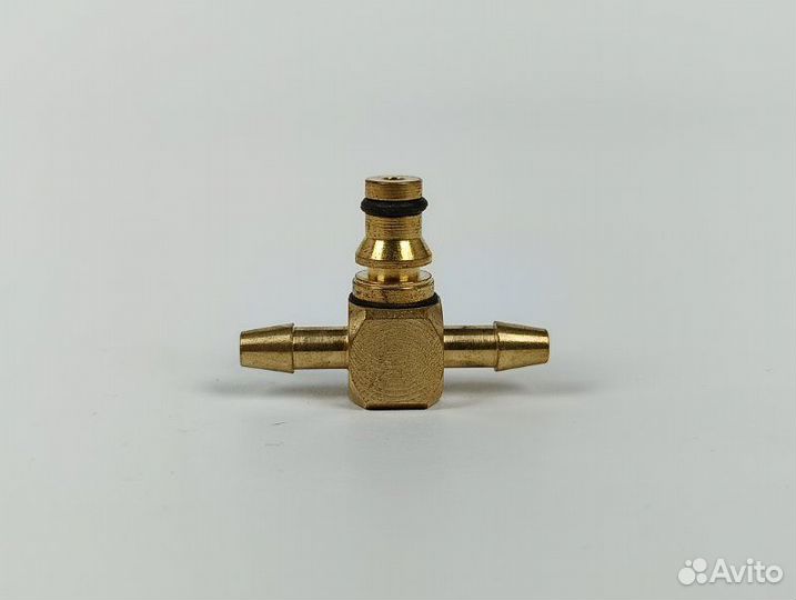 Штуцер обратки Mercedes-Benz Sprinter W906 OM646