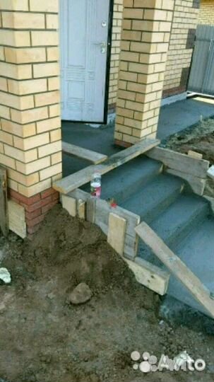 Бригада строителей