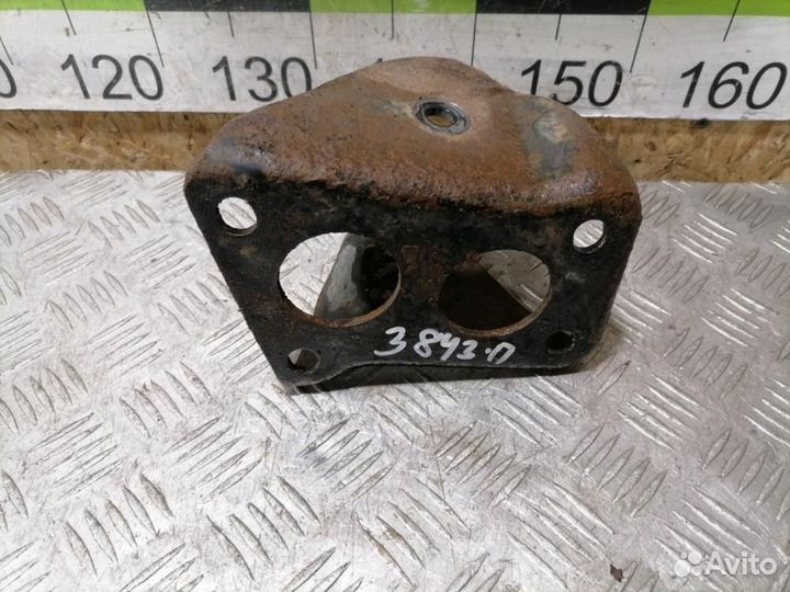 Кронштейн задней балки Skoda Octavia 2000 2011