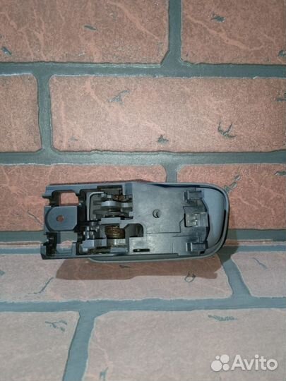 Ручка двери внутренняя toyota harrier MCU15 1MZ-FE RR/RH