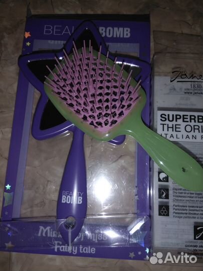 Зеркало и расческа