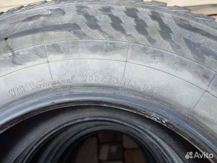 Yokohama Ice Guard Stud IG55 235/75 R16 108T