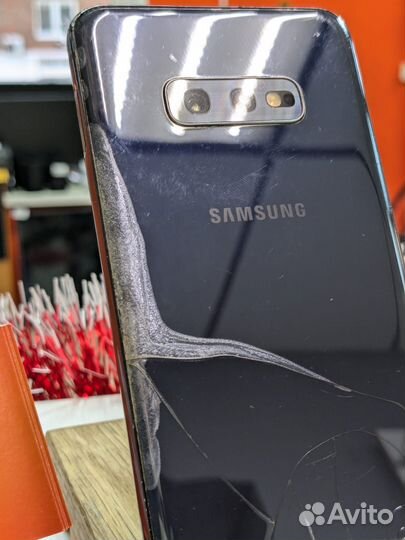 Samsung Galaxy S10e, 6/128 ГБ