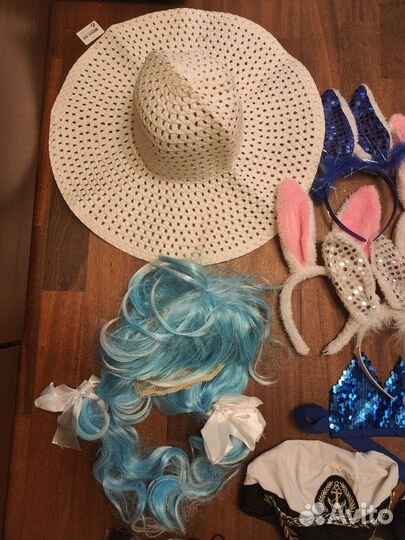 Карнавальная атрибутика и пакет бантов (цена завсе