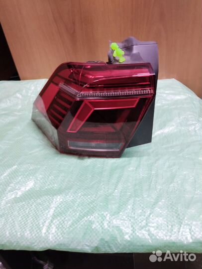 Tiguan 2 фонарь iqlight