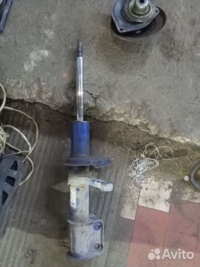 Передняя стойка на ваз 2112