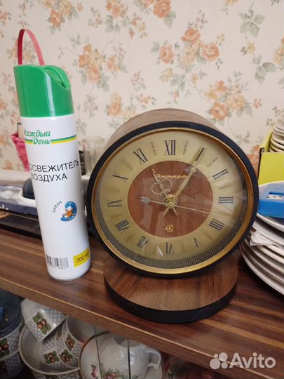 Часы янтарь