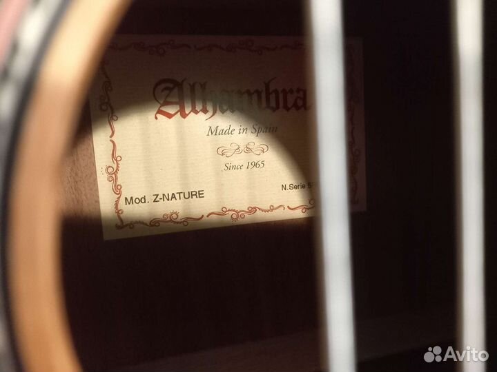 Классическая гитара Alhambra