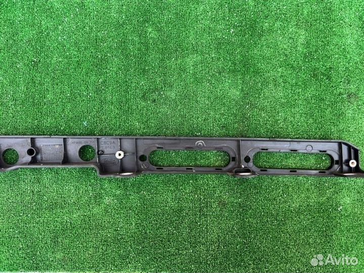 Кронштейн крепления крыла Land Rover Range Rover