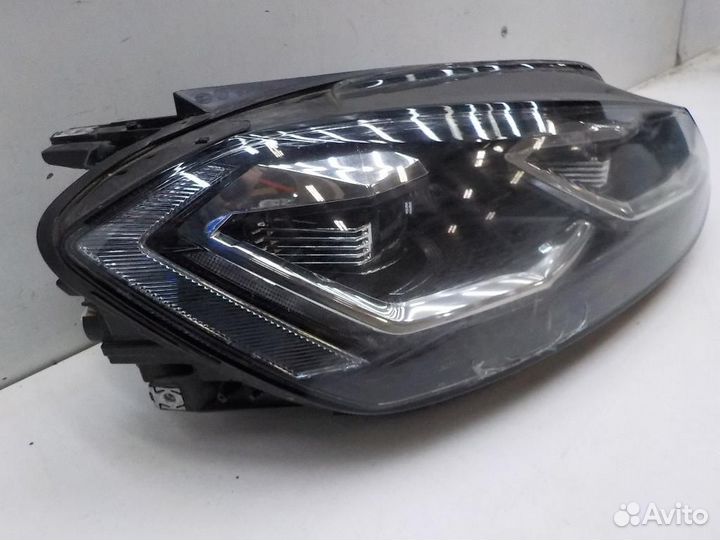 Фара правая Volkswagen Golf