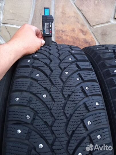 Pirelli Formula Ice 215/55 R17 98T