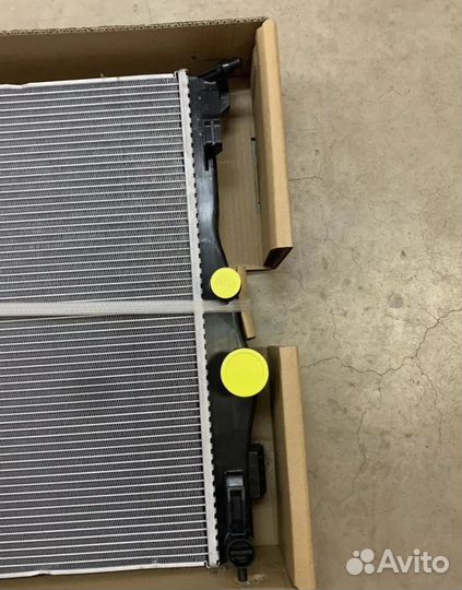 Радиатор охлаждения Мерседес
