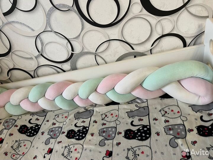 Бортик коса в кроватку