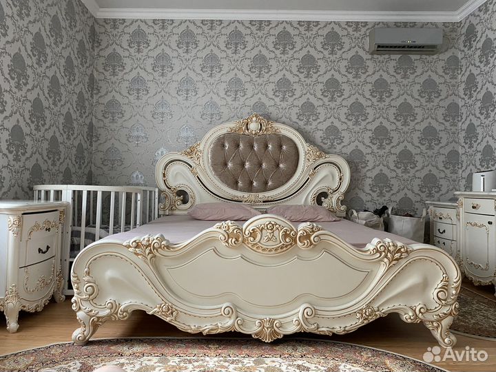 Продам спальный гарнитур