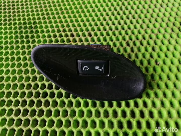 Кнопка спинки сиденья на Infiniti EX35/QX50