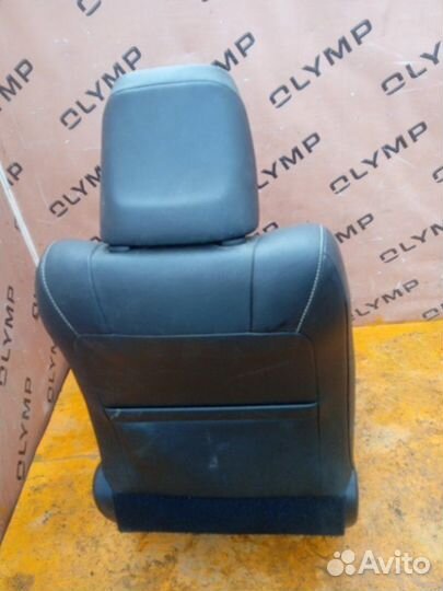 Сидение переднее Toyota Harrier ZSU65 3ZR-FAE 2015