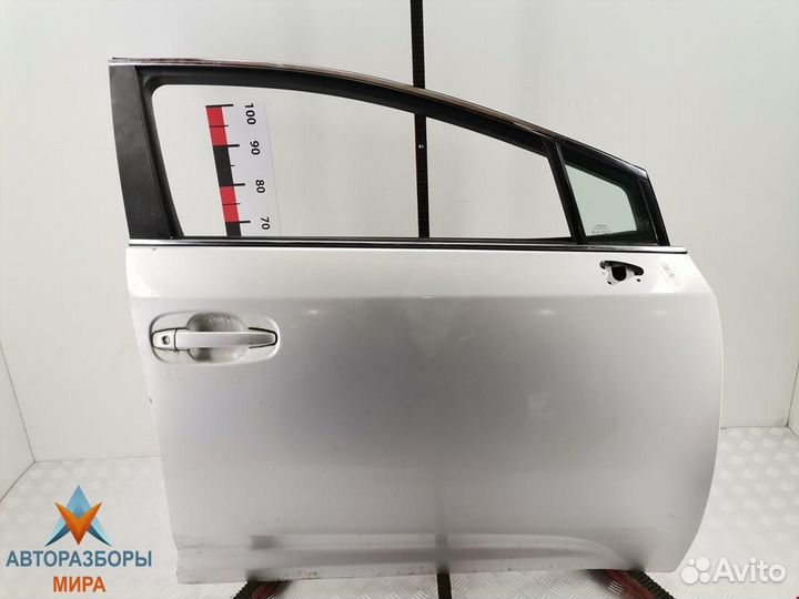 Обшивка двери передняя правая Toyota Avensis