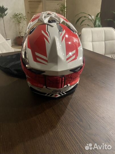 Кроссовый шлем