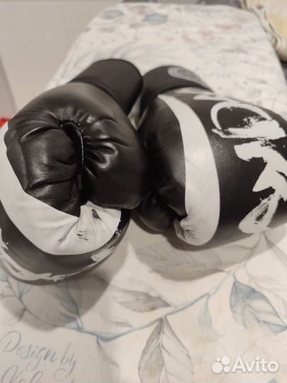 Боксерские перчатки