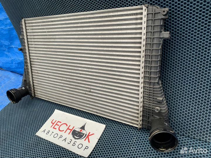 Радиатор интеркуллера VW Tiguan NF