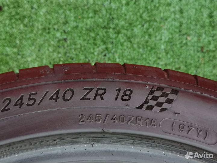 Michelin Pilot Sport 4 245/40 R18 97Y