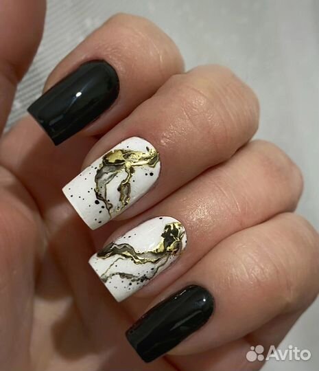 Модель на маникюр