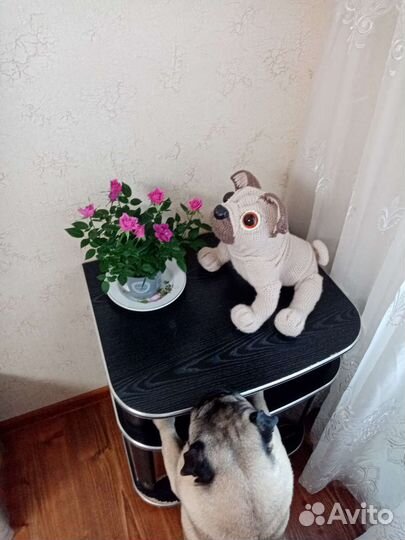 Вязанная игрушка мопс
