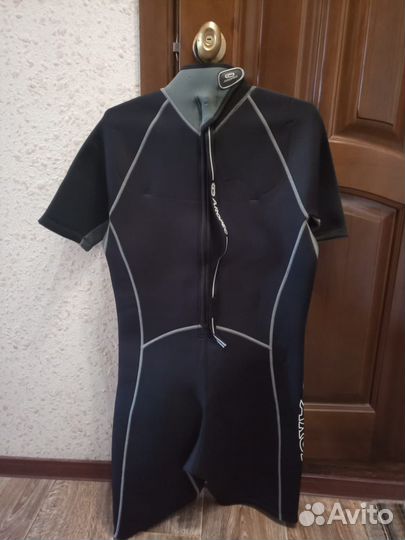 Гидрокостюм