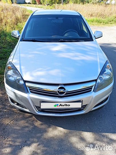 Opel Astra 1.6 МТ, 2013, 158 000 км