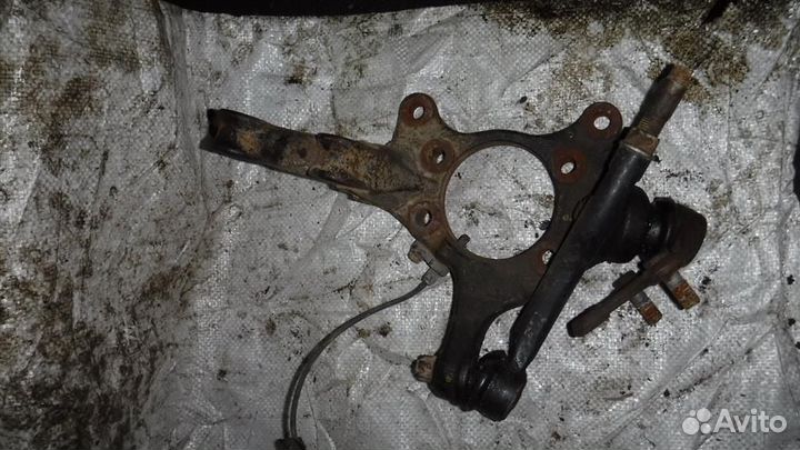 Кулак поворотный передний левый Toyota Corolla (E