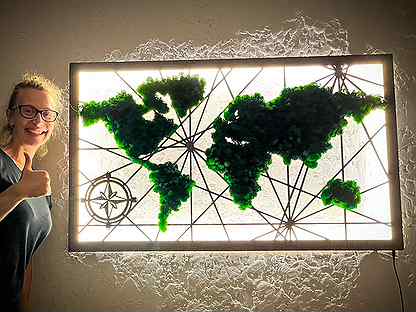 Карта мира из дерева и мха подсветка панно декор