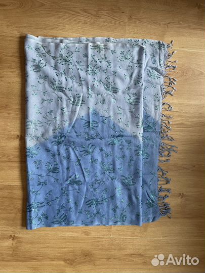 Палантин с пайетками