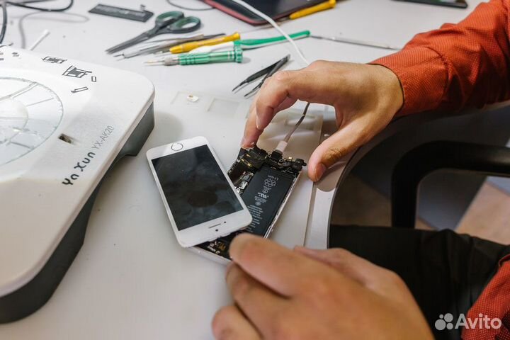 Apple iPhone. Замена дисплея, дисплейного модуля