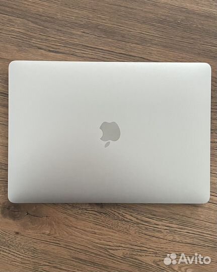 Macbook Air (2020) a2179 Silver