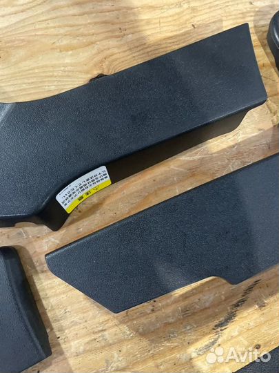 Пластик сиденья задний правый Mercedes-Benz