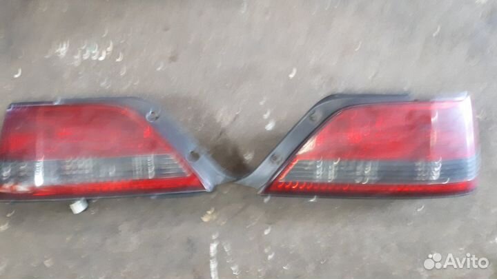 Задние стопы на кресту