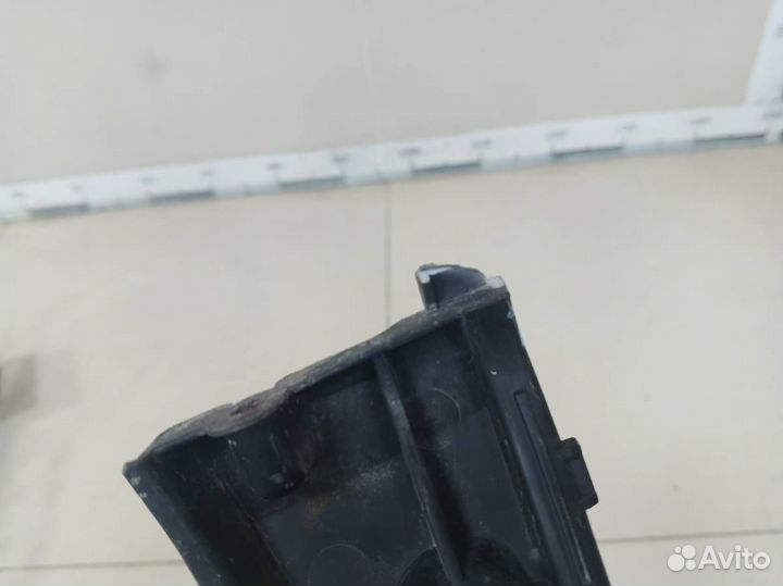 Кронштейн заднего бампера правый Skoda Octavia A7 2013