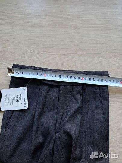 Брюки школьные новые 28/128