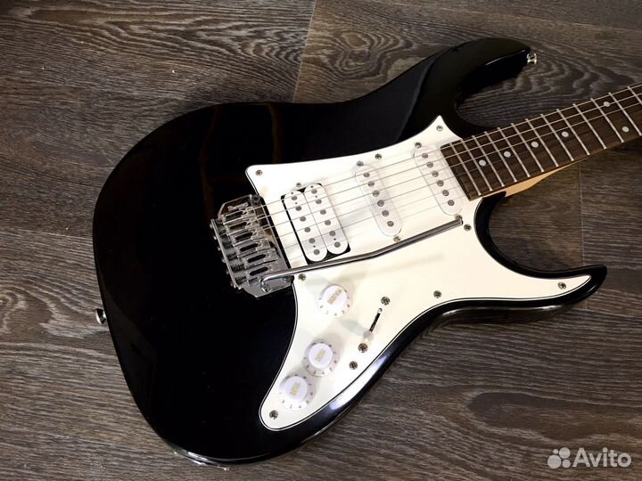 Электрогитара ibanez Gio Комбоусилитель Behringer