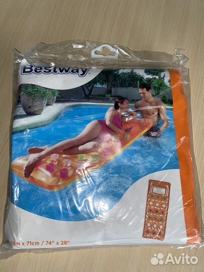 Новый надувной матрас для плавания Bestway